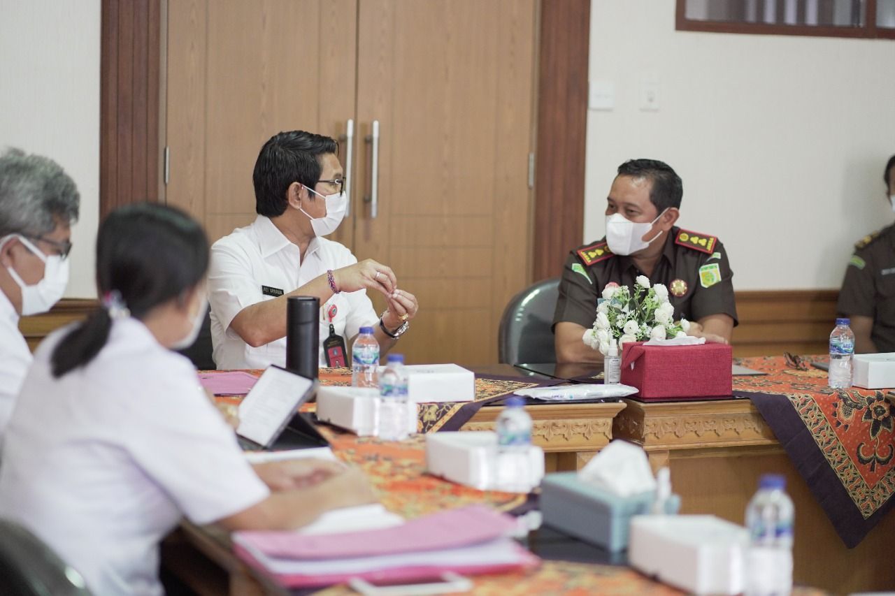 podiumnews.com-Pemkab Badung Minta Pendapat Kejari Masalah Regulasi Program KBS